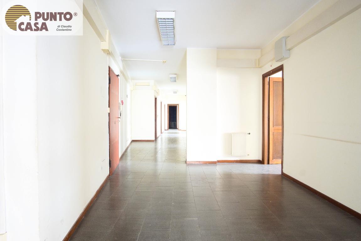 Ufficio - Loc.Com. PALERMO affitto  NOTARBARTOLO Via Notarbartolo Punto Casa di Claudio Costantino