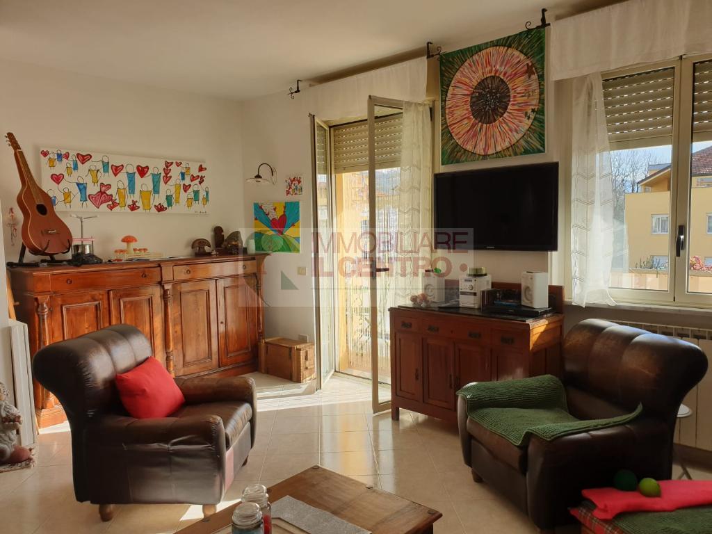  sarzana vendita quart:  il centro immobiliare snc di stefano santi