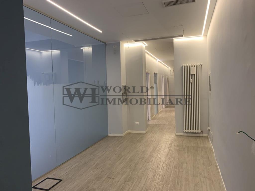 Ufficio - Loc.Com. MILANO affitto   Corso di Porta Nuova WORLD IMMOBILIARE SRL