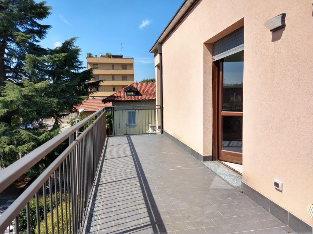 Attico VILLASANTA vendita   Via Padre Reginaldo Giuliani AMORUSO IMMOBILIARE