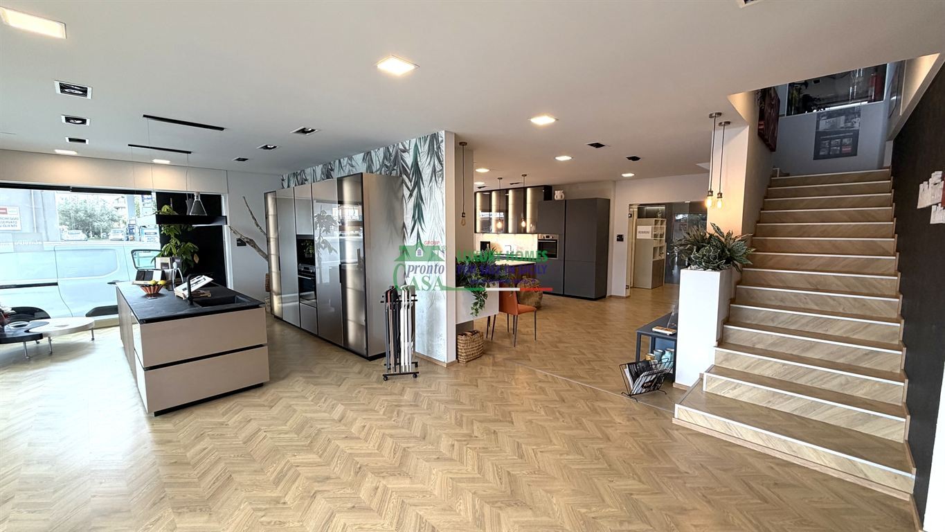 Locale Comm.le in Vendita