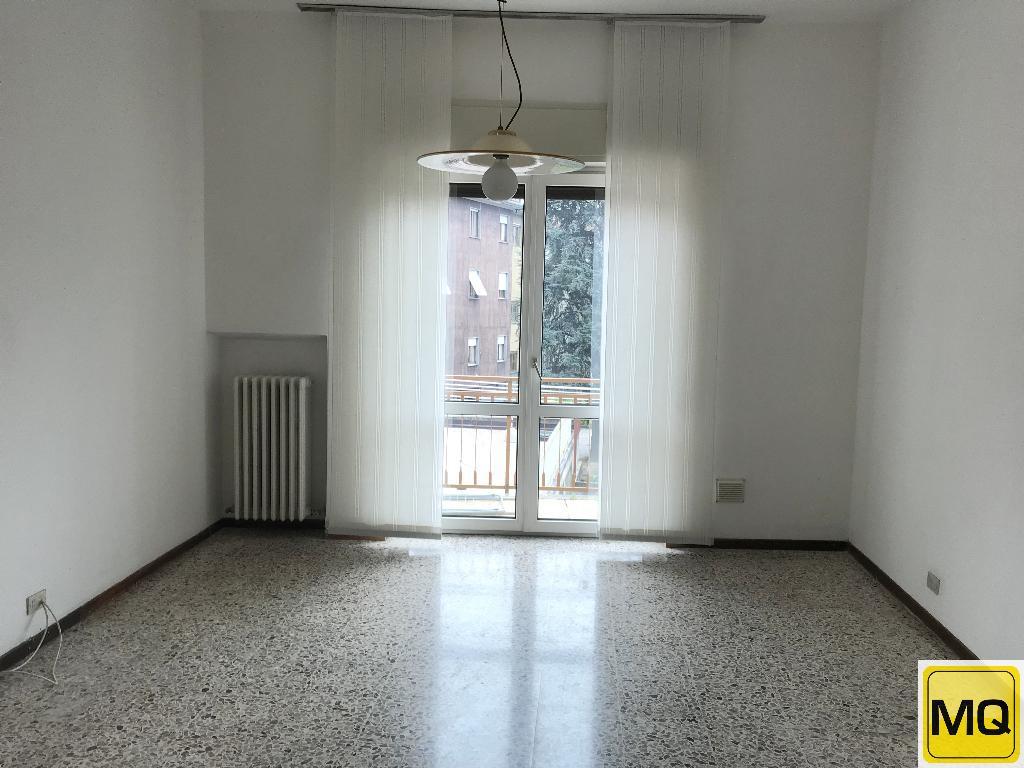 Appartamento VERCURAGO vendita   via Roma Agenzia Immobiliare Metroquadro