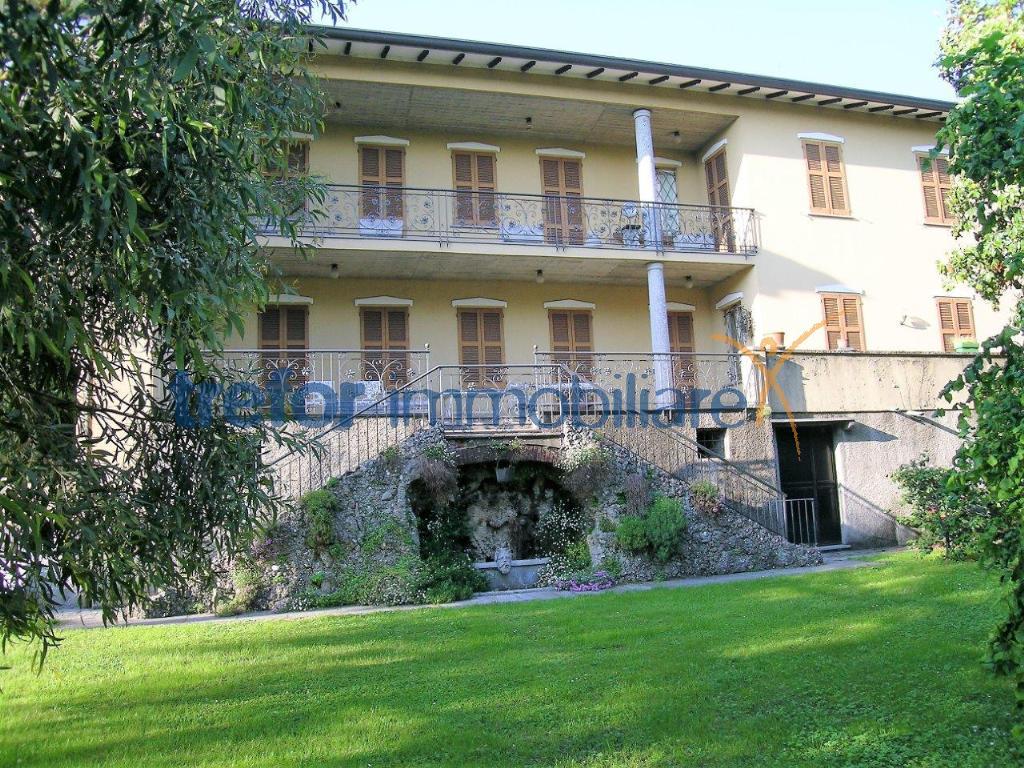Villa ITALIA vendita   via Garoni TREFOR IMMOBILIARE S.R.L.
