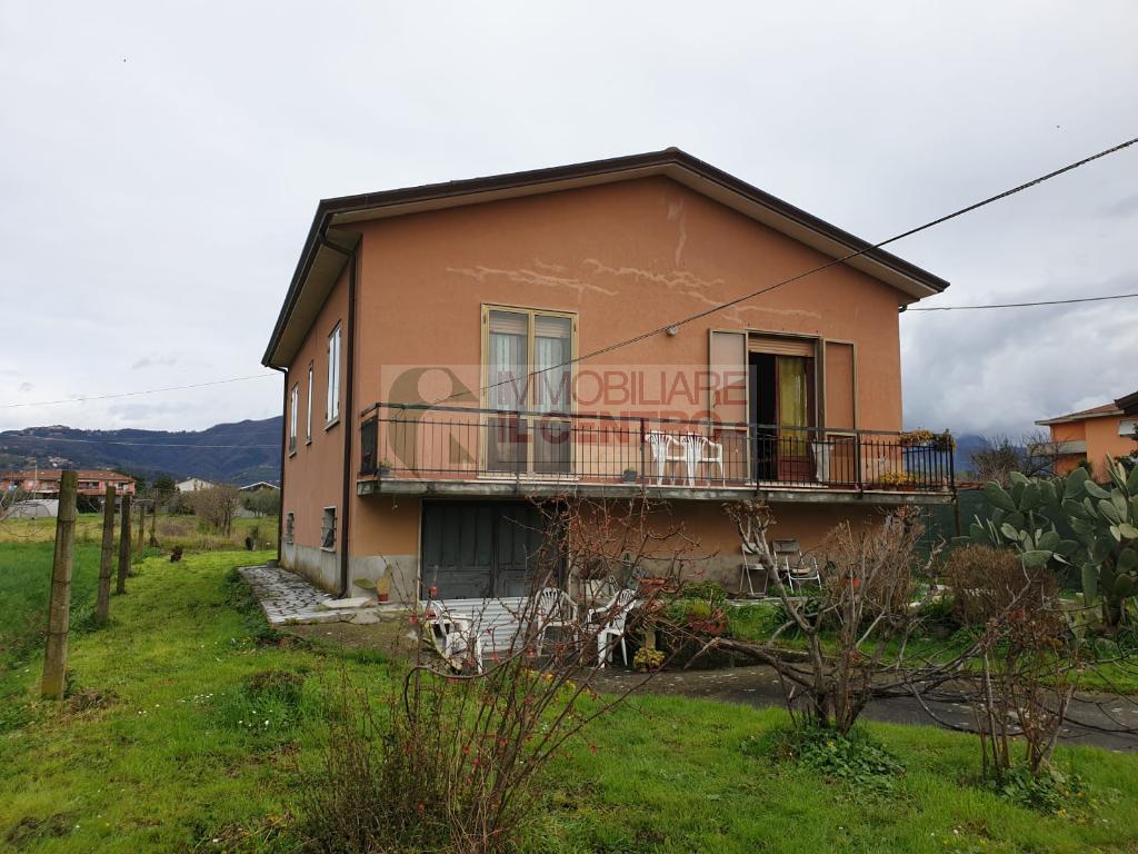  sarzana vendita quart:  il centro immobiliare snc di stefano santi