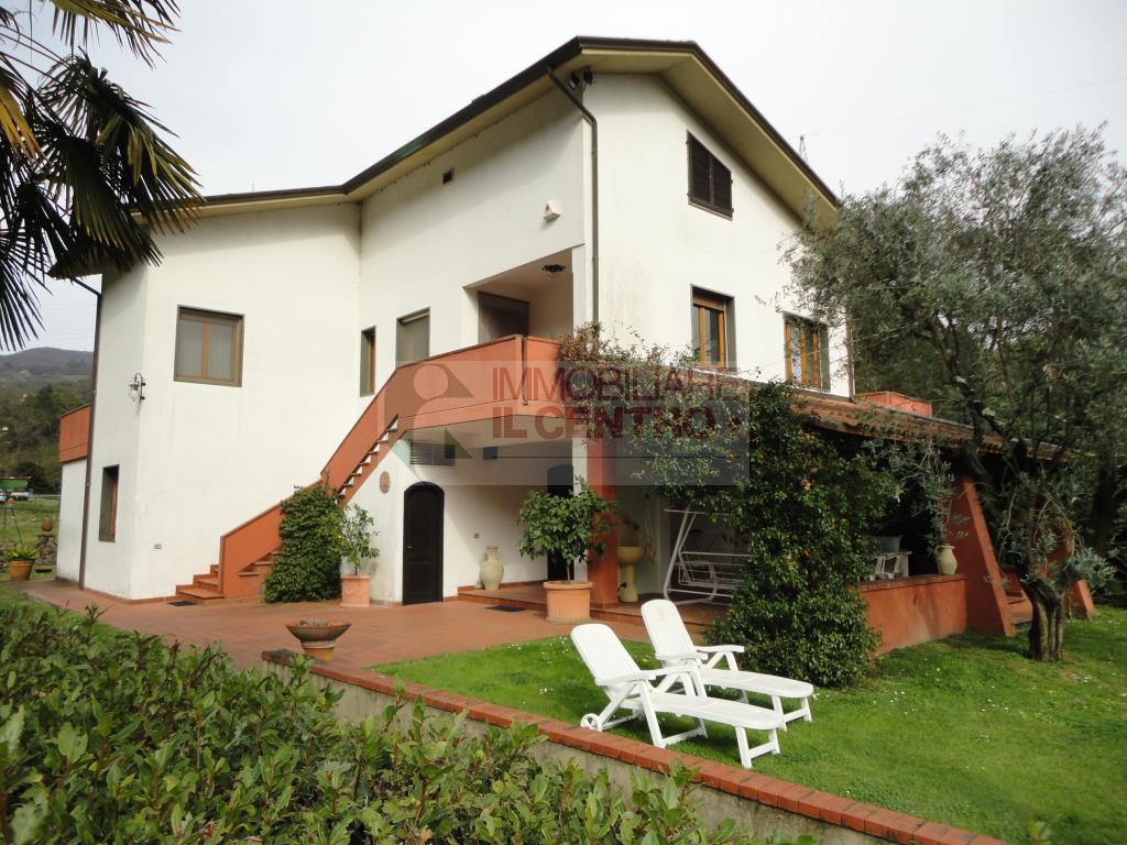  sarzana vendita quart:  il centro immobiliare snc di stefano santi