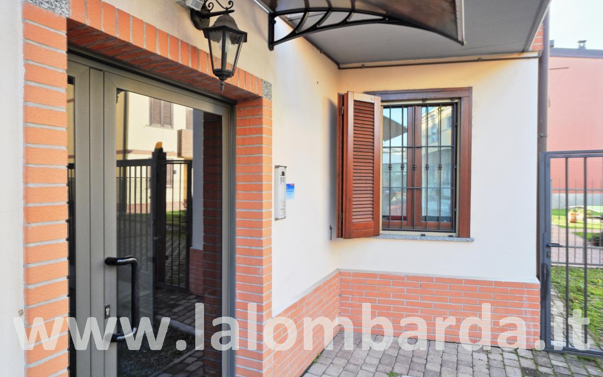 Appartamento COLOGNO MONZESE vendita   via Milano LA LOMBARDA TECNO IMMOBILIARE SRL