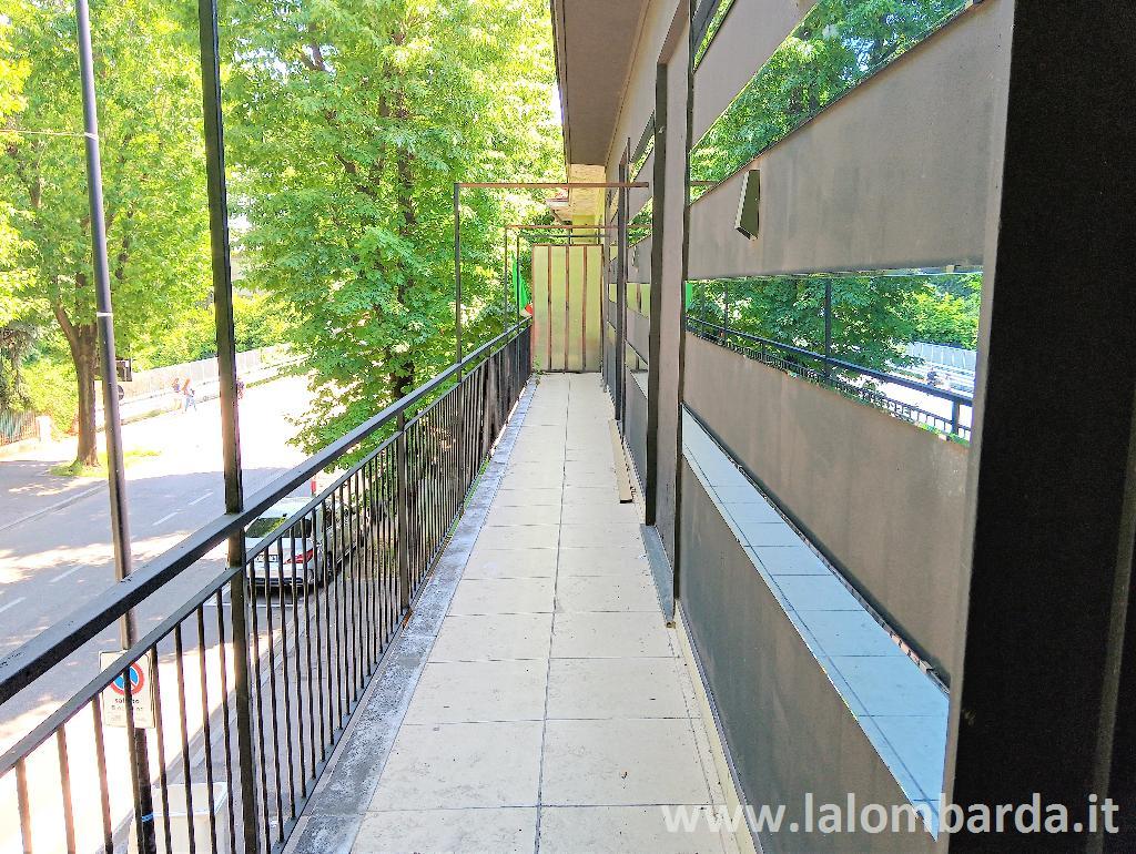 Stabile intero - Palazzo BOVISIO-MASCIAGO affitto   corso Milano LA LOMBARDA TECNO IMMOBILIARE SRL