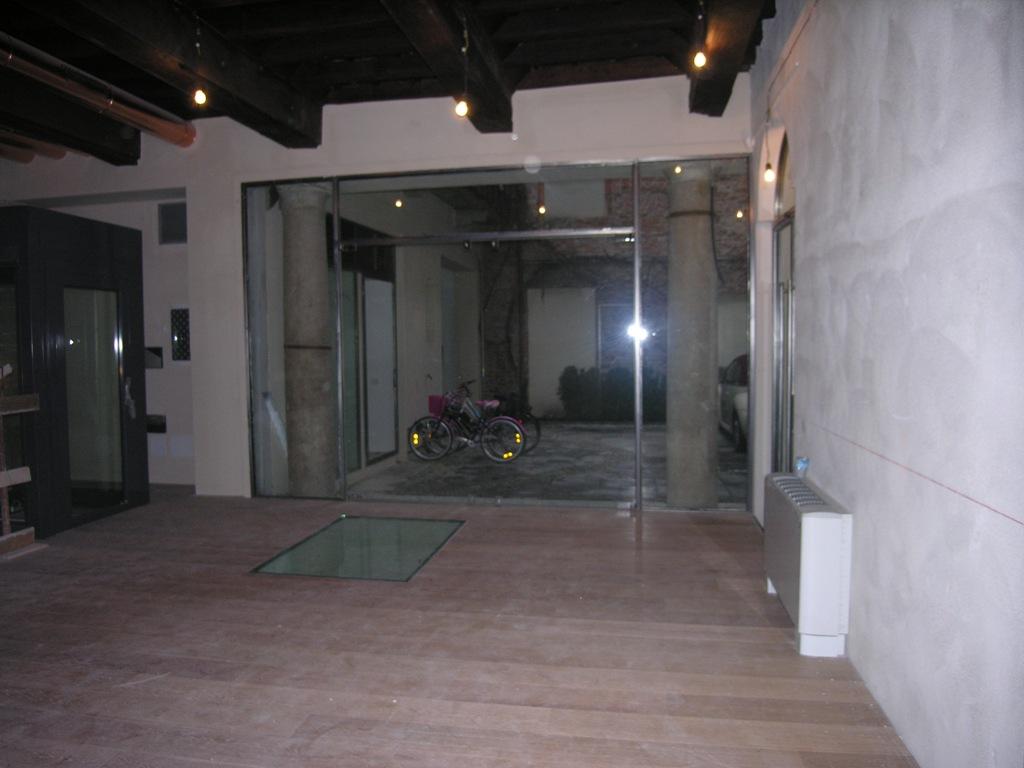 Negozio - Loc.Com. MILANO affitto  MONTENAPOLEONE Via Bigli VIVE SRL