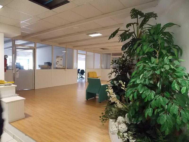 Vendesi capannone commerciale a Colonnella (TE)
