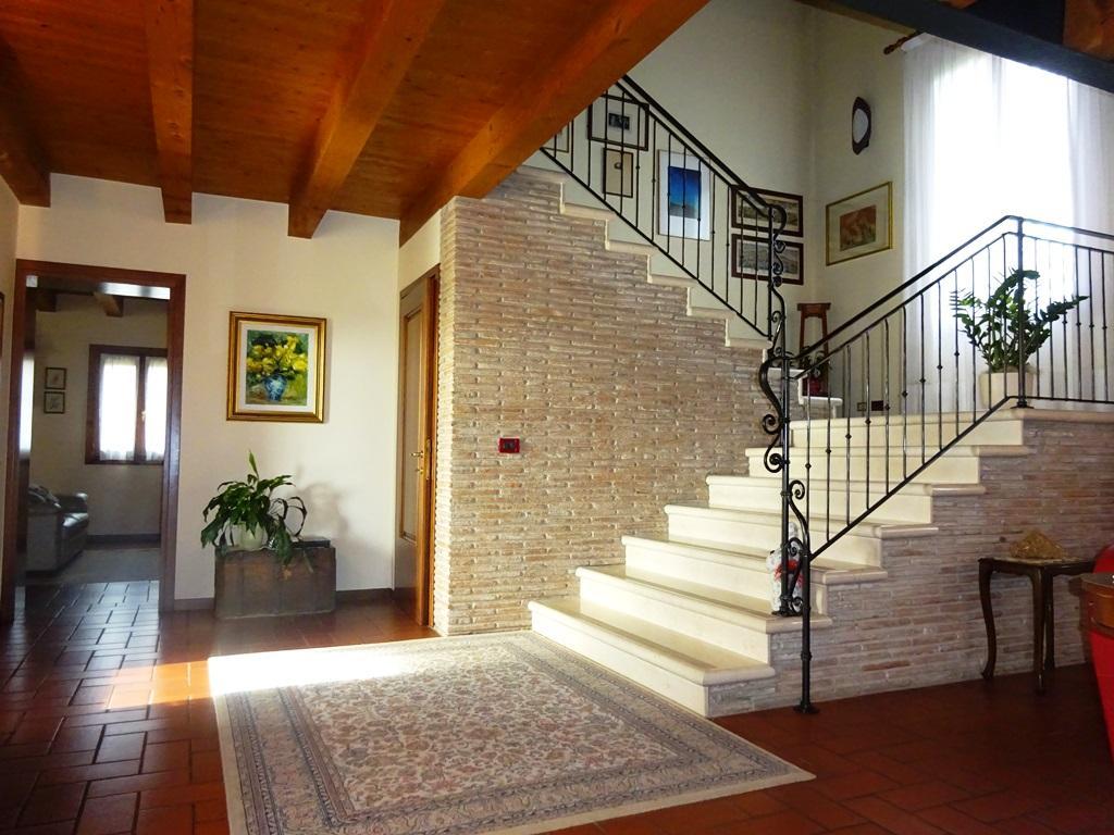 Villa ROSSANO VENETO vendita    IMMOBILIARE ASSOCIATI DI ANDOLFATO EMANUELA MIRCA