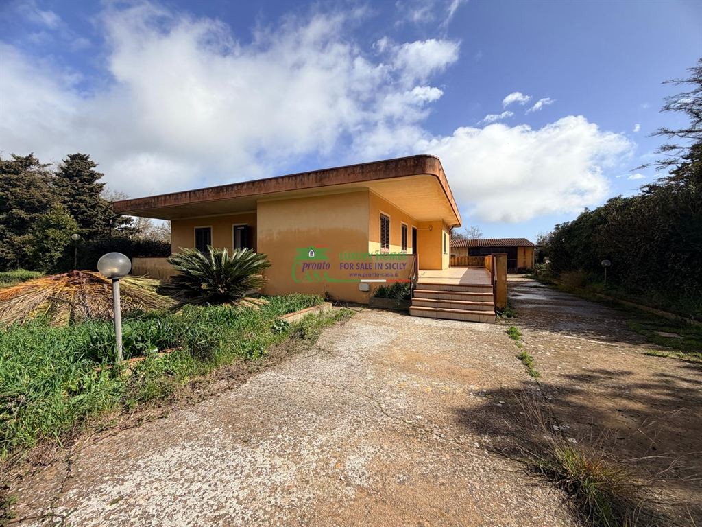 Villa in Vendita