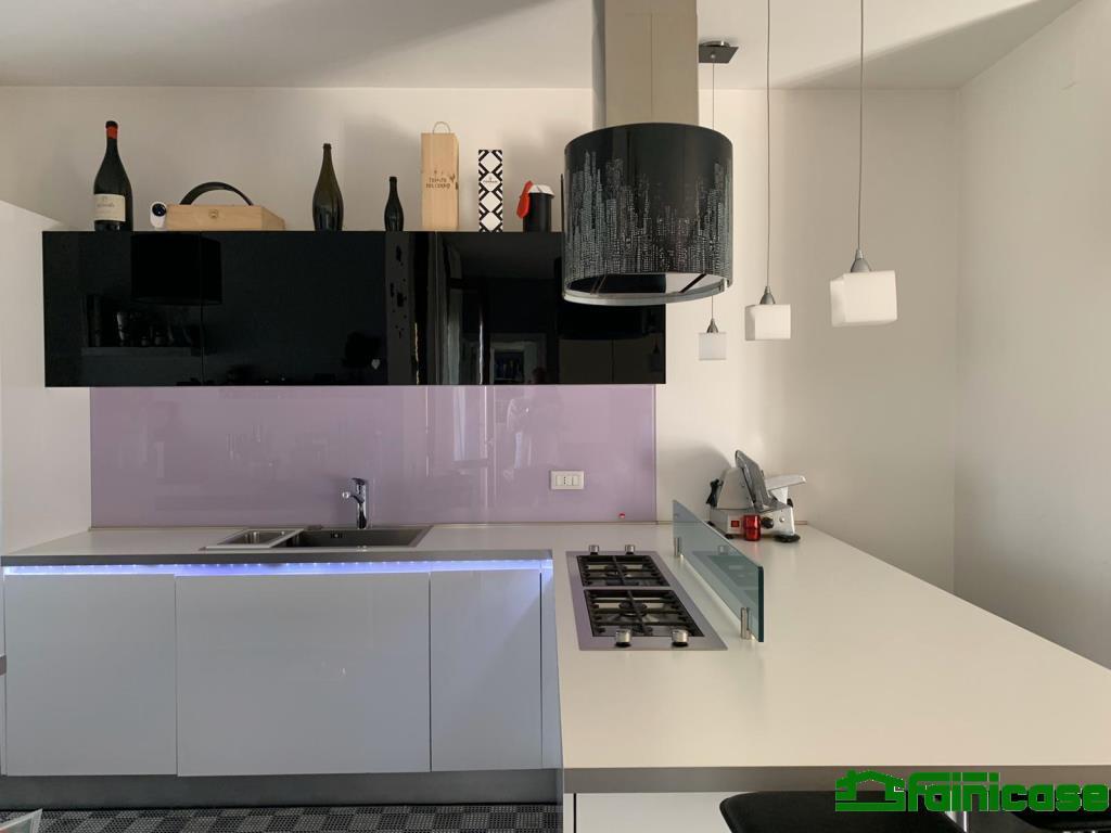  comazzo vendita quart:  faini-case