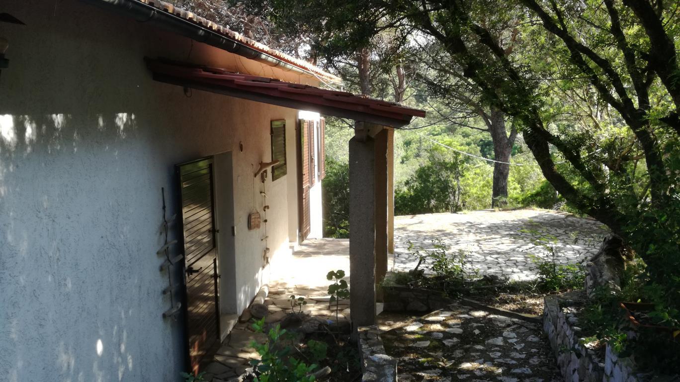 Villa ITALIA vendita    LA DOMUS SRL