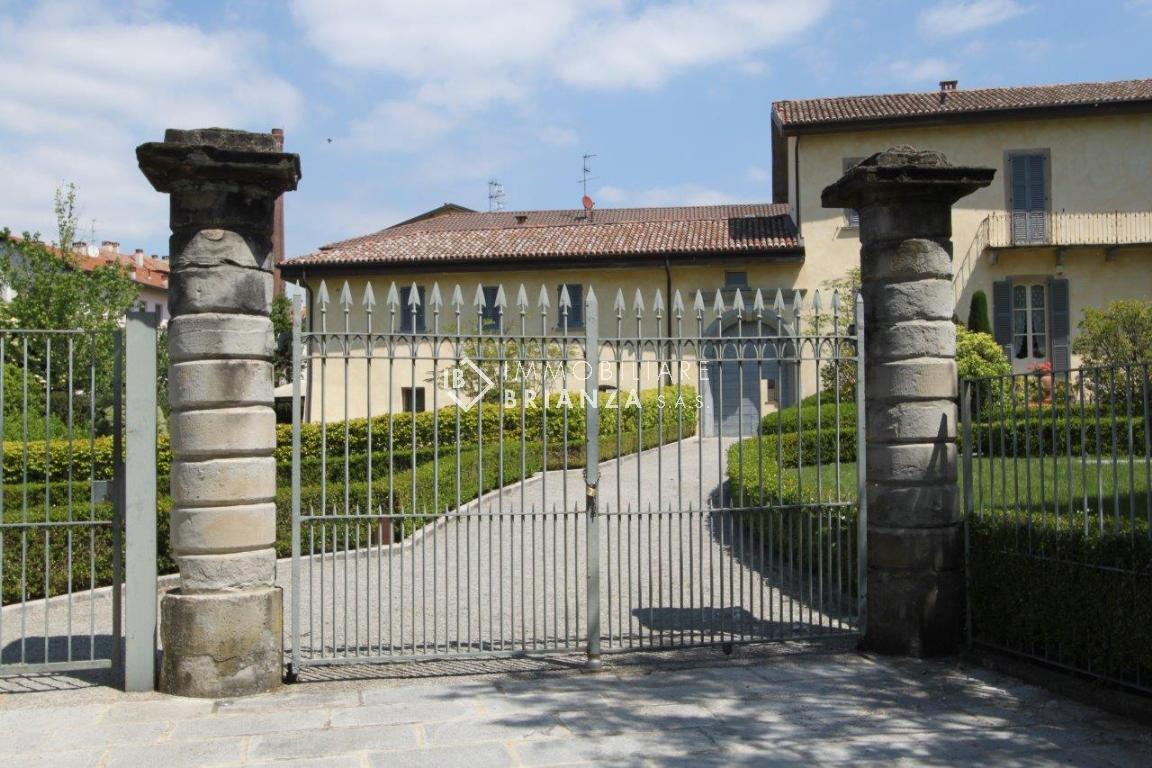 Appartamento CASATENOVO vendita   Via Castelbarco Immobiliare Brianza Sas