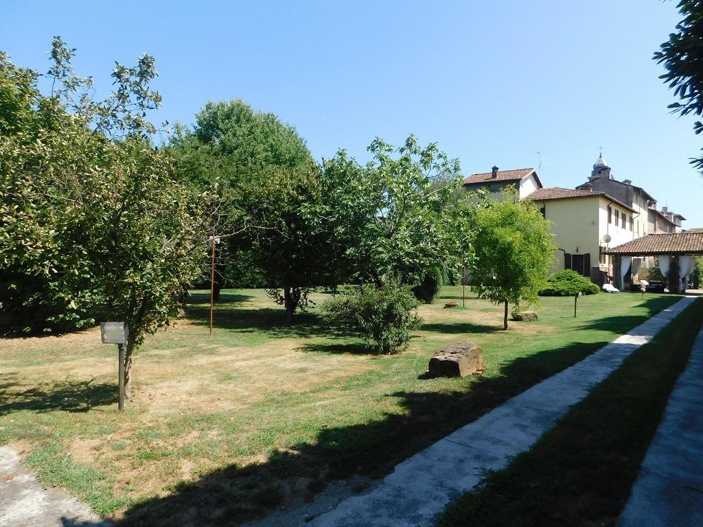  bascapè vendita quart:  studio lingiardi servzi immobiliari srl