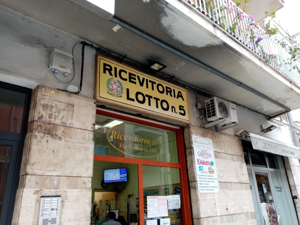 Negozio - Loc.Com. BARI vendita  LIBERTA