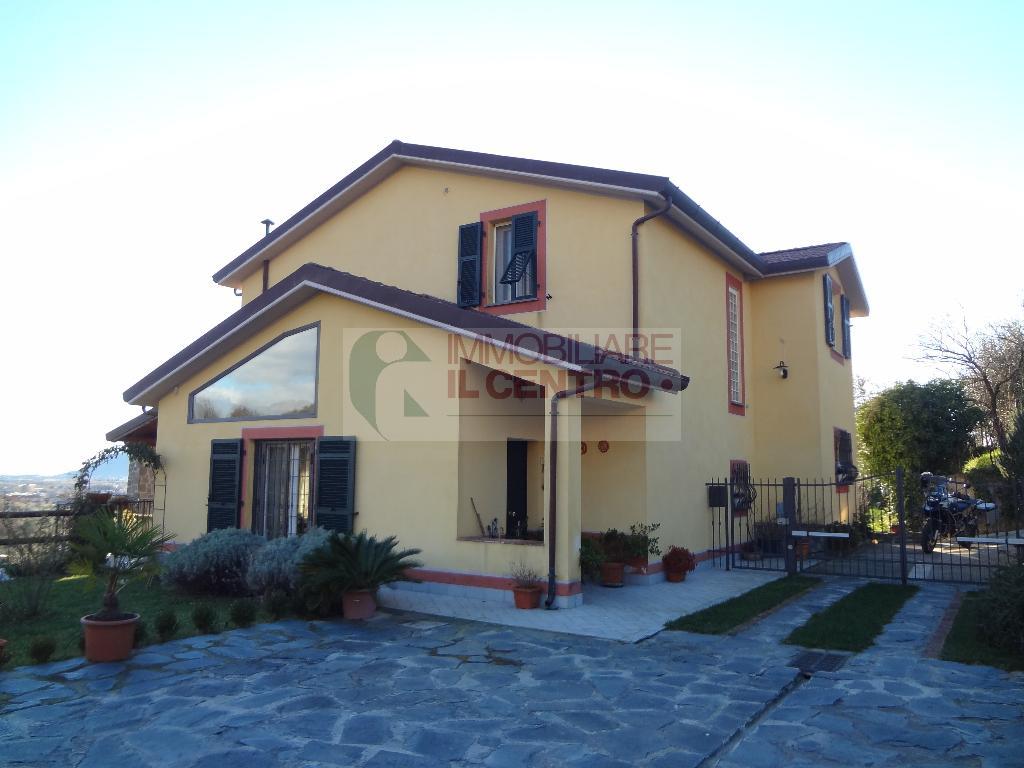  castelnuovo magra vendita quart:  il centro immobiliare snc di stefano santi