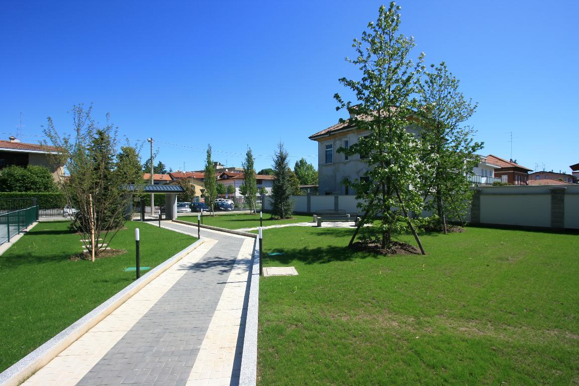 Appartamento ROVELLASCA vendita   via cavour Bassi Immobiliare