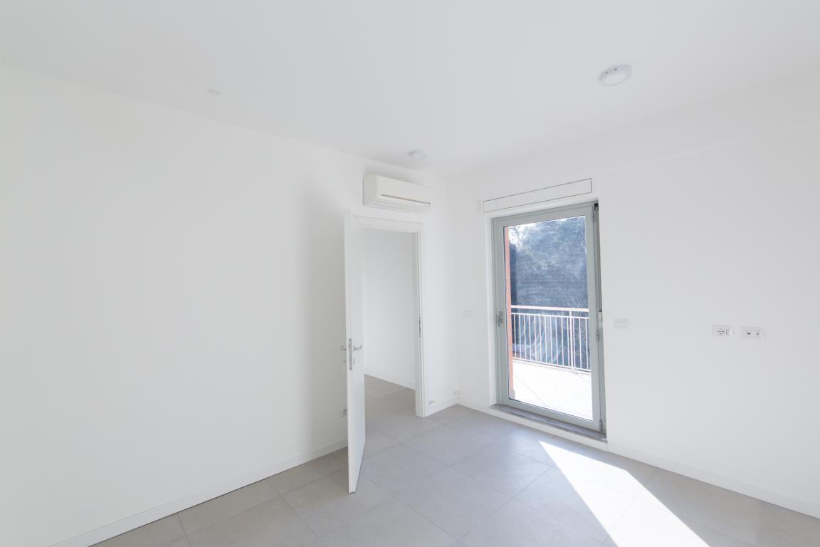 Appartamento ROMA vendita  BRAVETTA viale Luigi Moretti LA DOMUS SRL