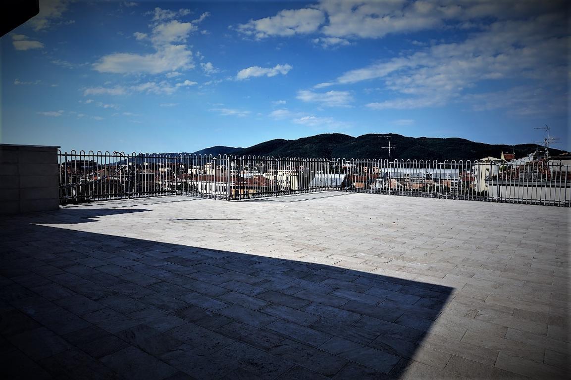  sarzana vendita quart:  il centro immobiliare snc di stefano santi