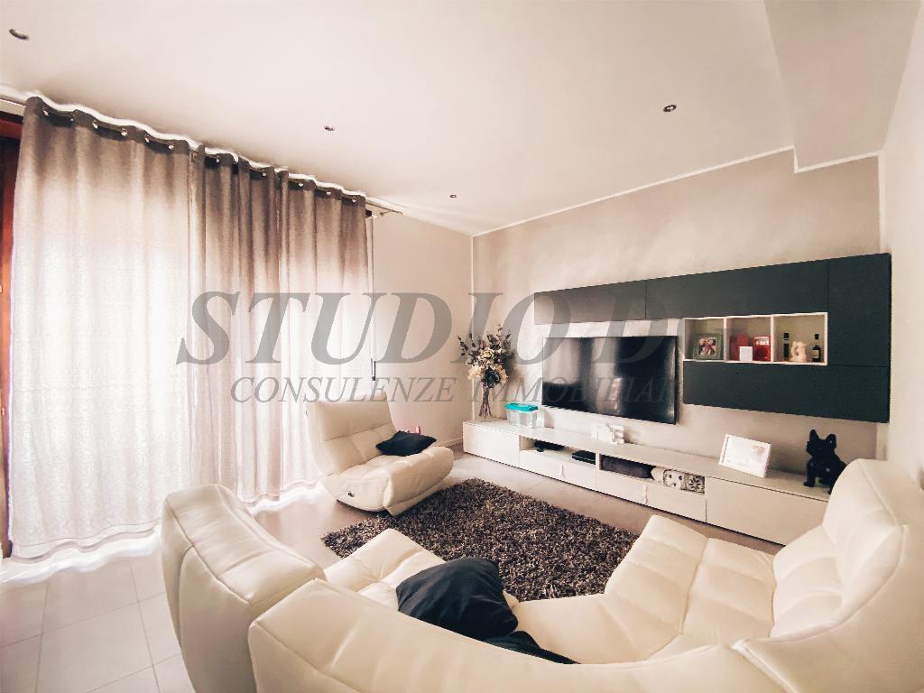Appartamento LENTATE SUL SEVESO vendita   via Sabotino Studio DG Immobiliare