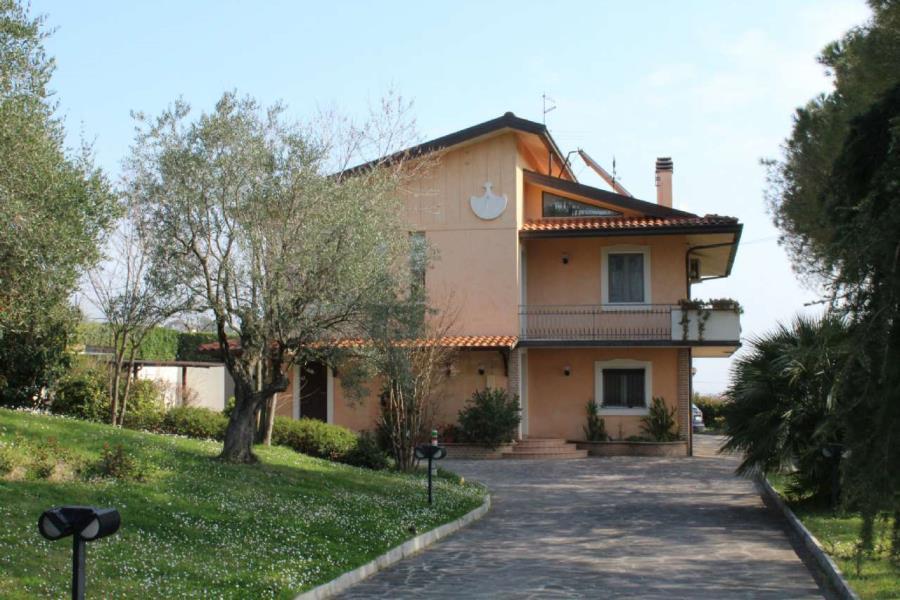  montelabbate vendita quart:  agenzia montecchio casa