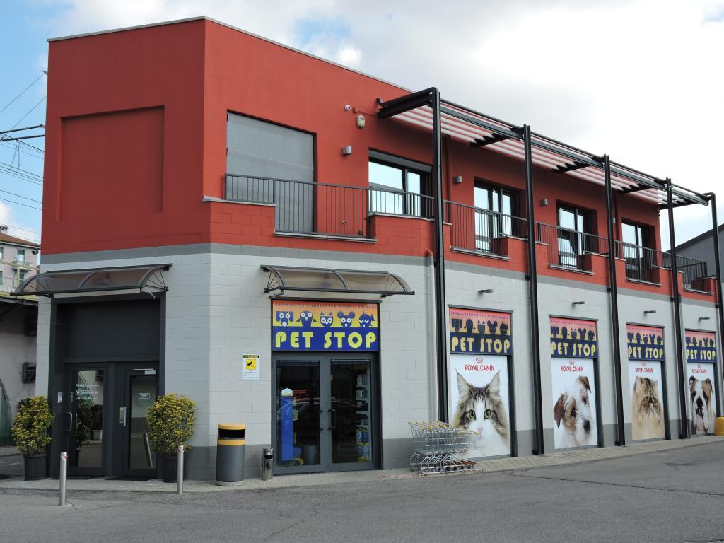 Negozio - Loc.Com. MILANO affitto   Via Emilio De Marchi WORLD IMMOBILIARE SRL