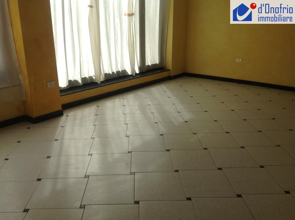 Negozio - Loc.Com. CAMPOBASSO affitto    STUDIO IMMOBILIARE  d
