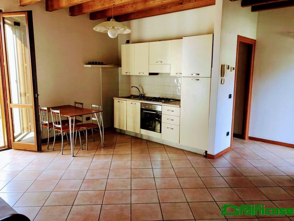  liscate affitto quart:  faini-case