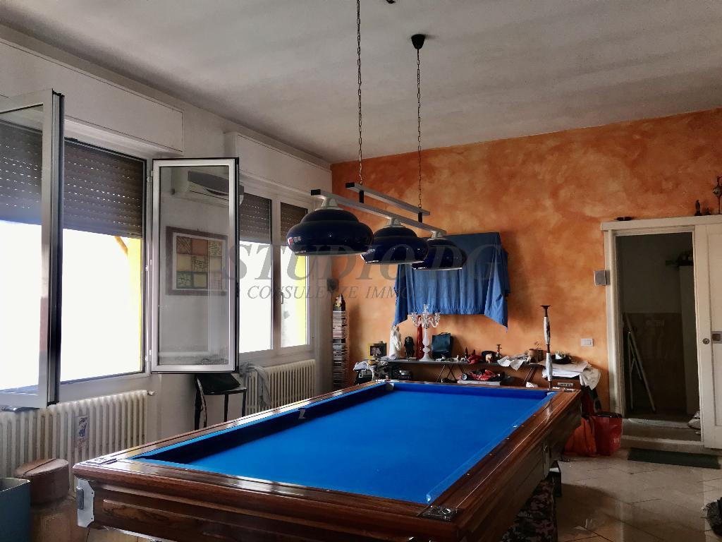 Appartamento CESANO MADERNO vendita   via agnesi Studio DG Immobiliare