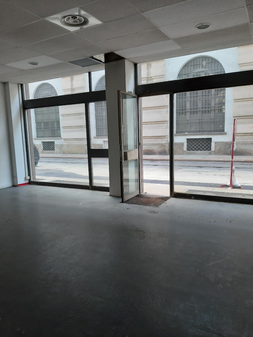 Negozio - Loc.Com. TORINO vendita  CENTRO Via dell