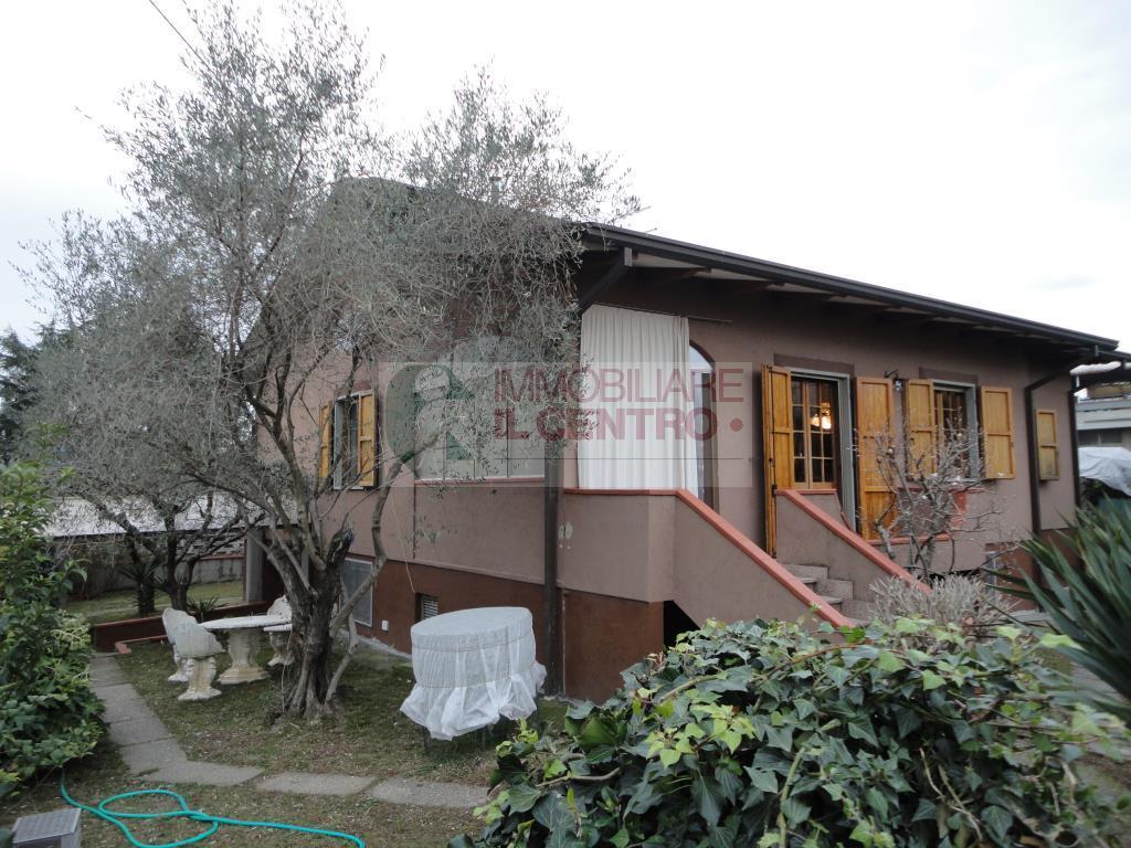 italia vendita quart:  il centro immobiliare snc di stefano santi