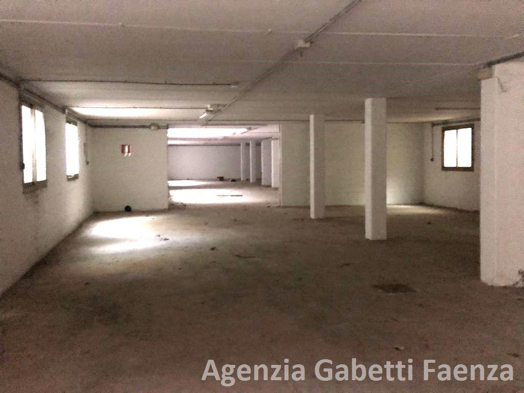 Vendita Magazzino, Faenza