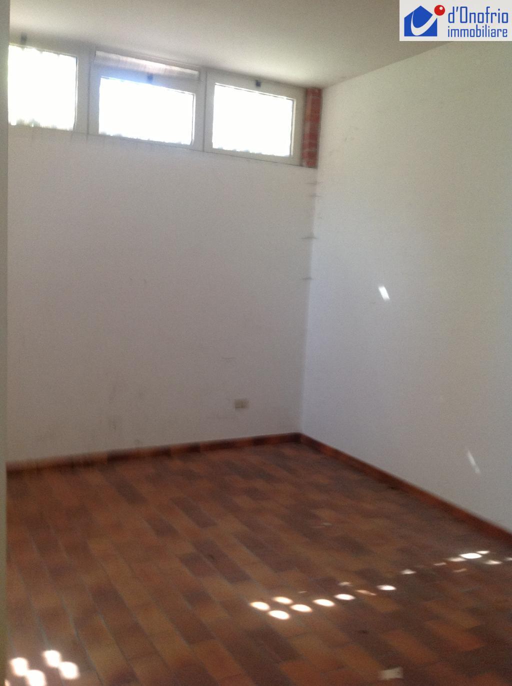 Ufficio - Loc.Com. CAMPOBASSO vendita   VIA DE GASPERI STUDIO IMMOBILIARE  d