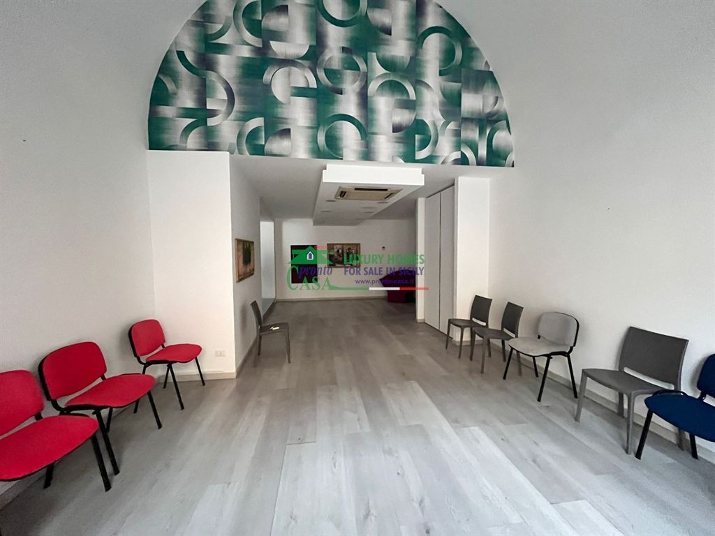 Locale Comm.le in Affitto