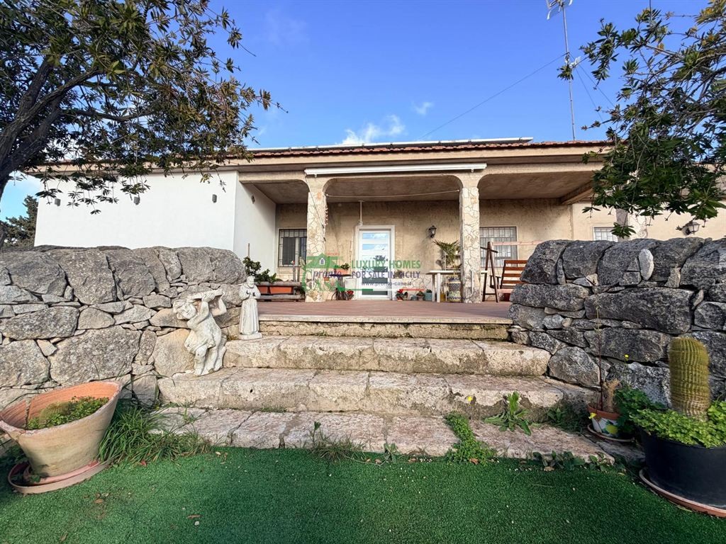 Villa in Vendita