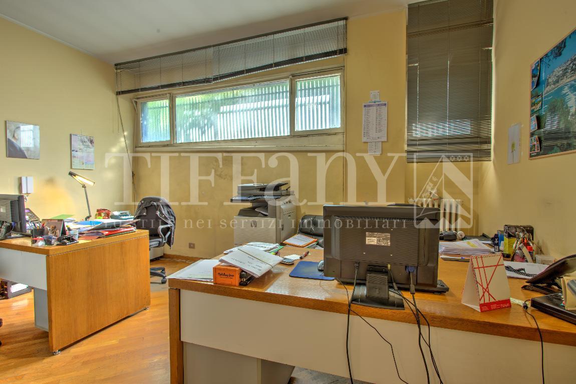 Ufficio - Loc.Com. ROMA vendita  TRIESTE (II MUN.) Via Asmara Tiffany Srl Studio Immobiliare