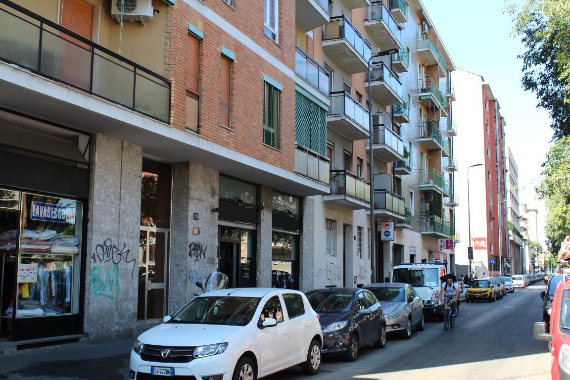 Negozio - Loc.Com. MILANO vendita  BARONA via ettore ponti DMV Real Estate