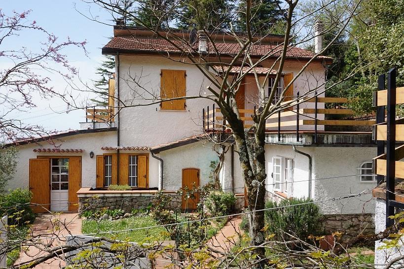  fosdinovo vendita quart:  il centro immobiliare snc di stefano santi
