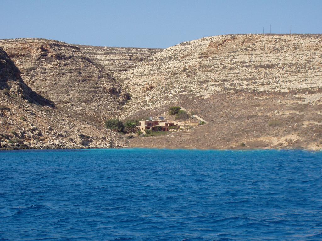 Villa LAMPEDUSA E LINOSA vendita   Spiaggia dei Conigli LA COMMERCIALE SRL PROMOZIONI IMMOBILIARI