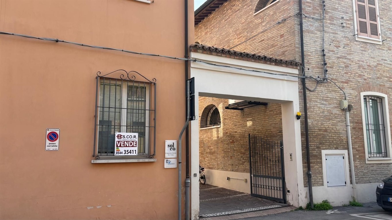 Stabile / Palazzo in Vendita