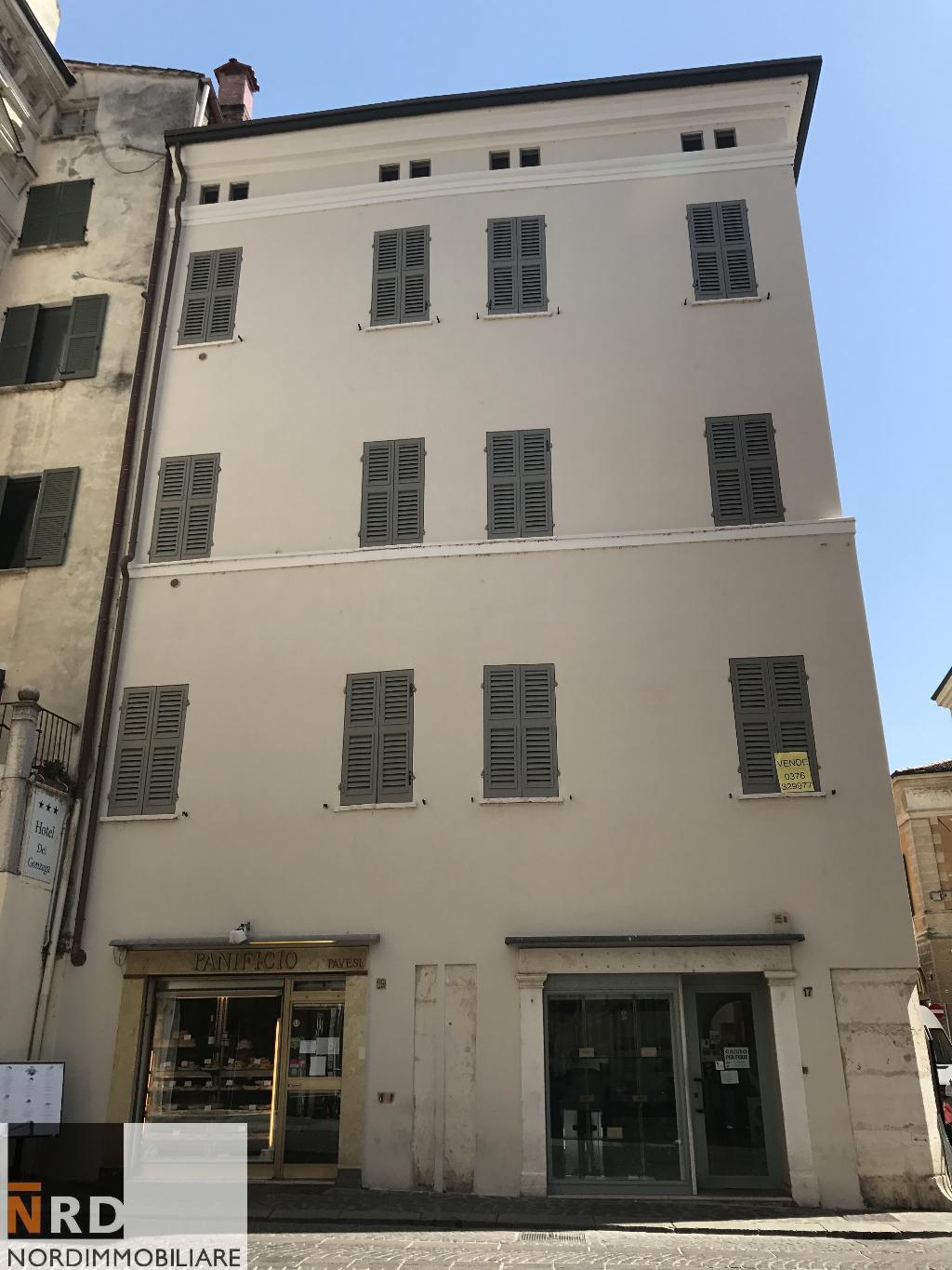 Negozio - Loc.Com. MANTOVA vendita   via Broletto Nordimmobiliare Mantova Sas