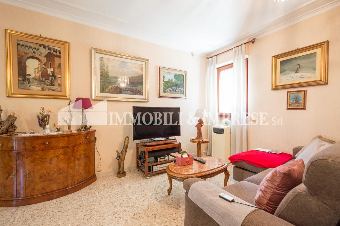 Appartamento ROMA vendita  LAURENTINA via mario rossi tancredi IMMOBILI & IMPRESE SRL