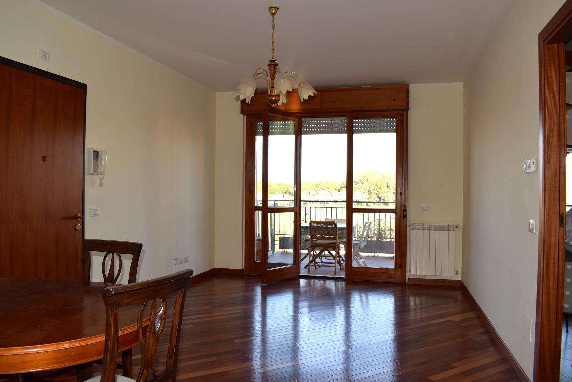 Appartamento ROMA vendita  PONTE DI NONA Largo Silvi IMMOBILI DI PRESTIGIO SRL