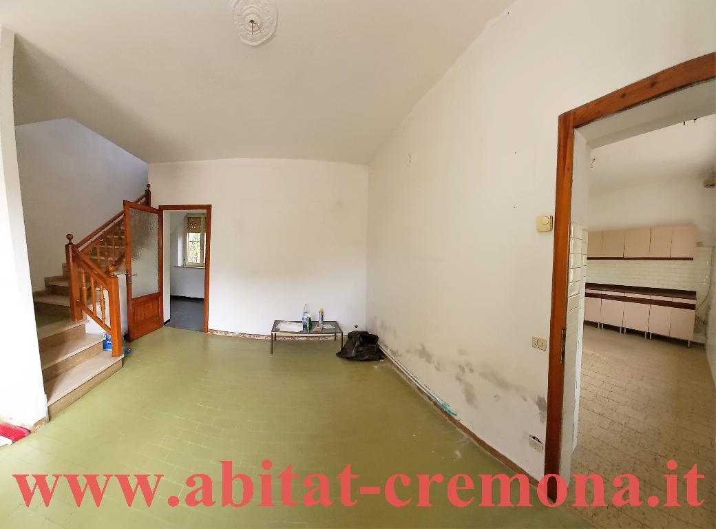 Villa Unifamiliare - Indipendente CASALBUTTANO ED UNITI vendita   via capellana ABITAT SNC DI MAZZINI LUCA E C.