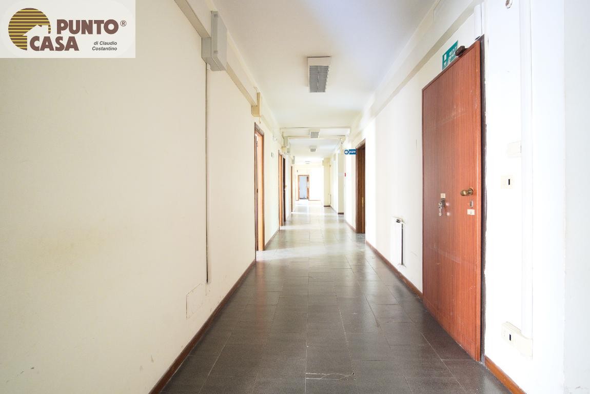 Ufficio - Loc.Com. PALERMO affitto  NOTARBARTOLO Via Notarbartolo Punto Casa di Claudio Costantino
