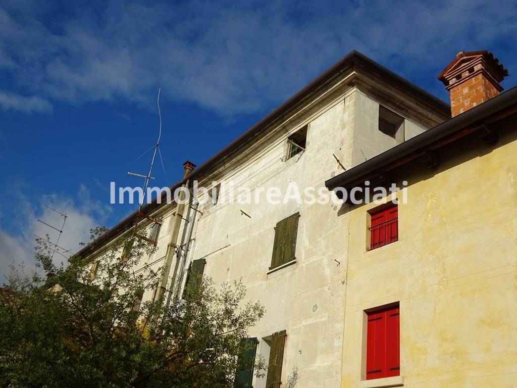  bassano del grappa vendita quart:  immobiliare associati di andolfato emanuela mirca