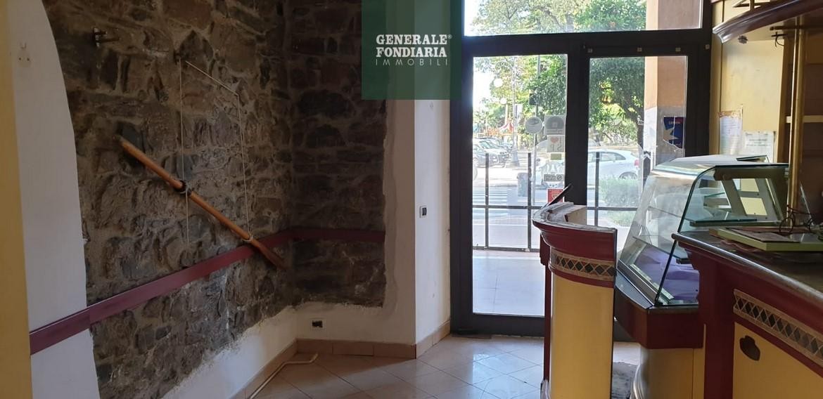 Negozio - Loc.Com. LA SPEZIA affitto  CENTRO  GENERALE FONDIARIA Agenzia Migliarina