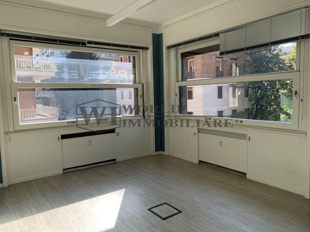 Ufficio - Loc.Com. MILANO affitto   Corso di Porta Nuova WORLD IMMOBILIARE SRL