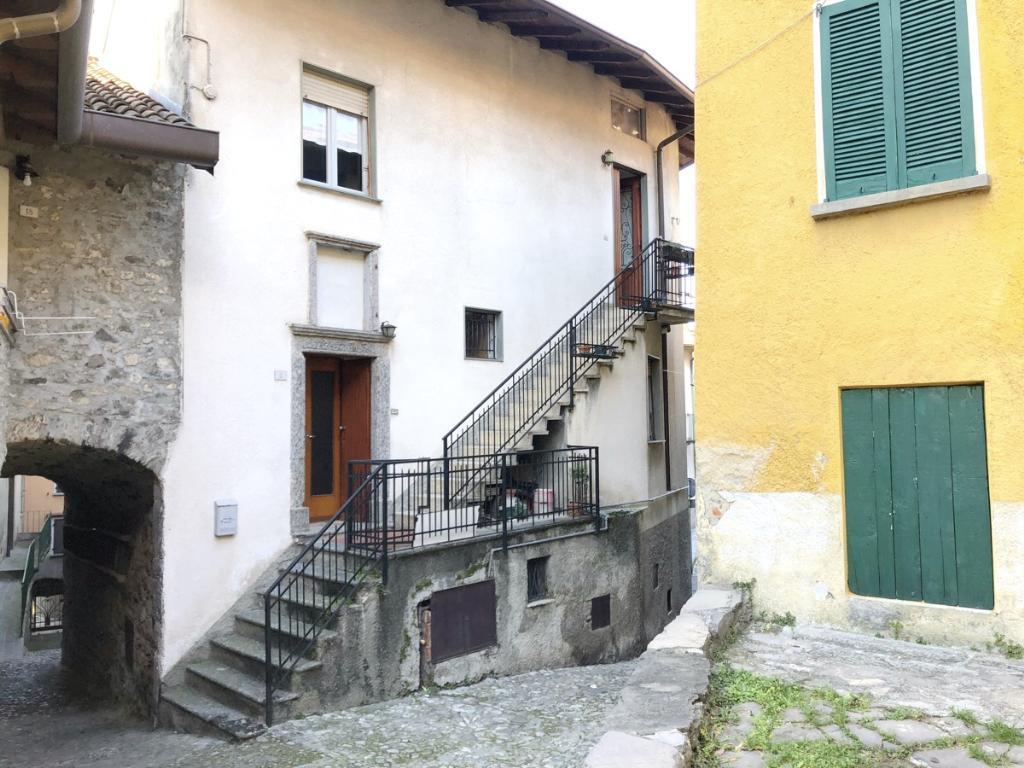  lierna vendita quart:  lisolago servizi immobiliari